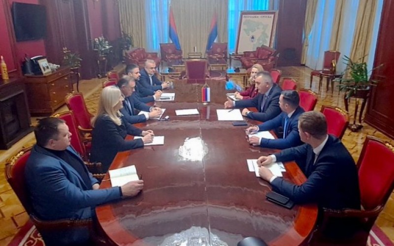 Minić nastavio konsultacije: Počeo sastanak sa delegacijom SNSD-a