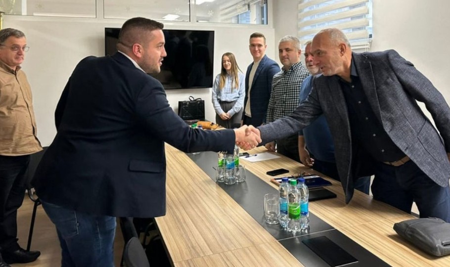 Drinić sa predstavnicima Udruženja inženjera elektrotehnike: Srpskoj potrebno znanje, ne improvizacija