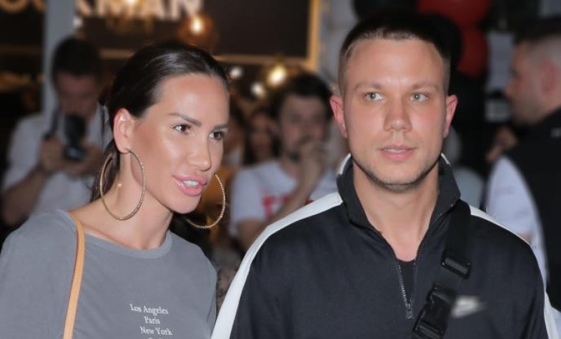 Nakon što su svi vidjeli da ga otpratila – uslijedio obrt: Nikolija opet prati Relju na Instagramu