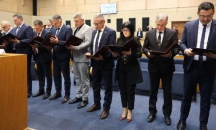 Republika Srpska dobila novu Vladu: Premijer i ministri položili zakletvu FOTO/VIDEO