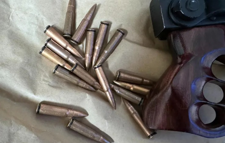 Uhapšen muškarac: Pokušao da prenese automatsku pušku na Batrovcima