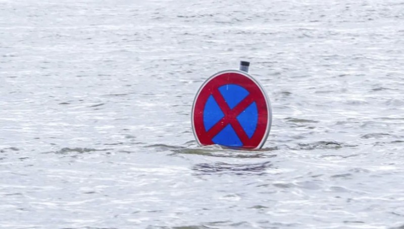 Talas lošeg vremena se nastavlja: Ženu usmrtio automobil koji je odnijela bujica