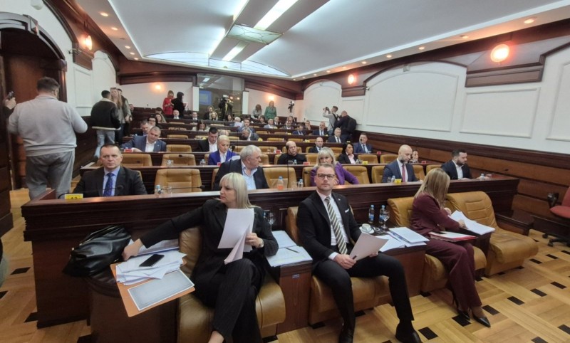 Počela sjednica, konačno o budžetu! Pred banjalučkim odbornicima i krediti i imenovanja FOTO