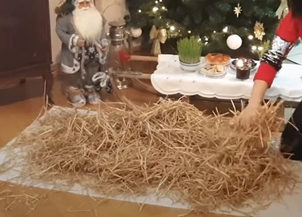 Danas se iznosi božićna slama iz kuće: Evo gdje je prema običaju treba odnijeti