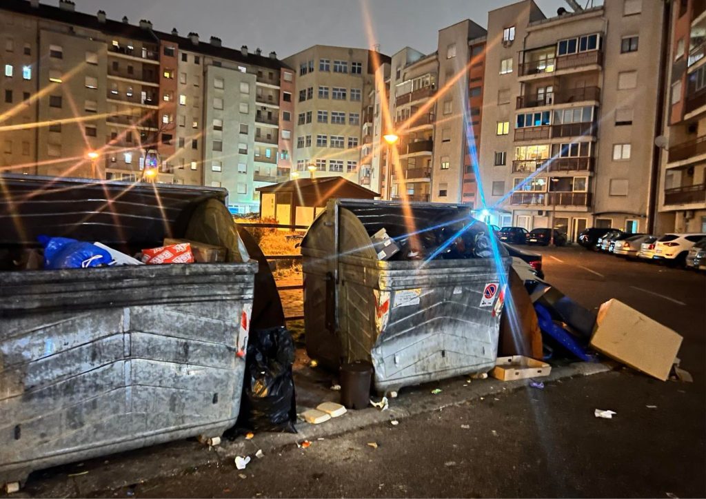 Građani se guše u prljavštini: Na ulicama Banjaluke smeće sve češće pored, a ne u kontejnerima