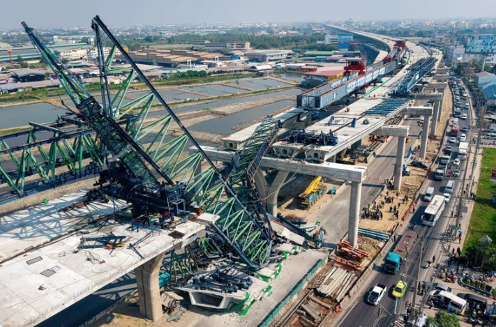 Srušio se kran na auto-putu, poginule dvije osobe: Nova nesreća na Tajlandu