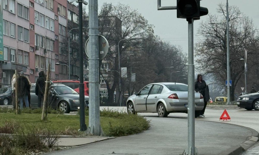 Vozači, oprez: Udes u kružnom toku u centru Banjaluke