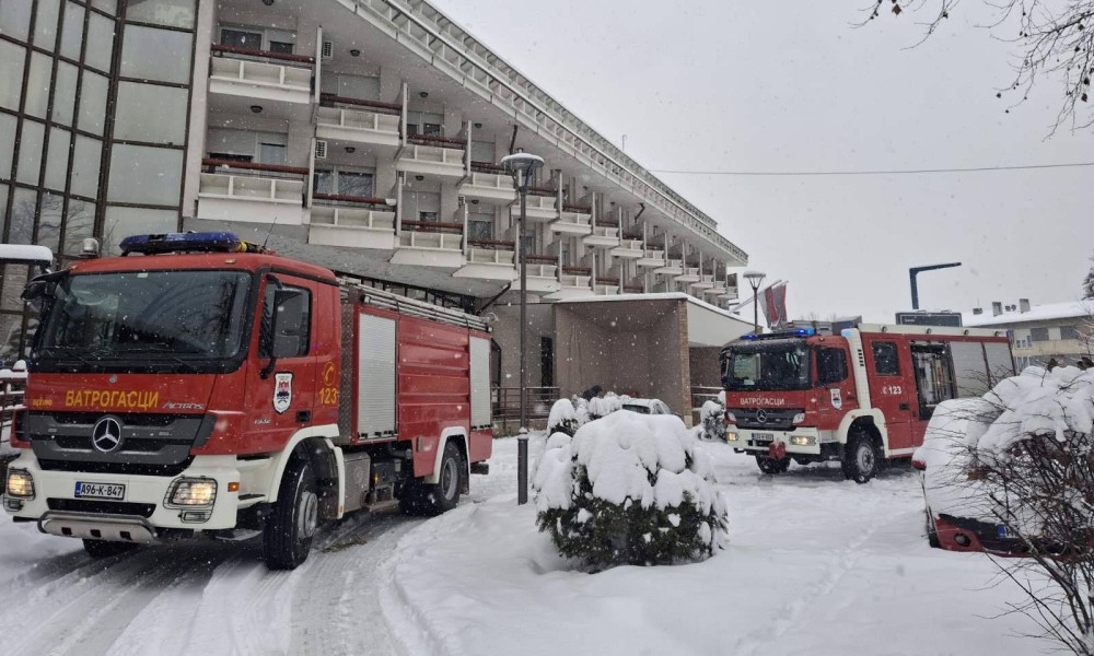 Pune ruke posla za banjalučke vatrogasce: Požar u Domu penzionera, ali tu nije bio kraj FOTO