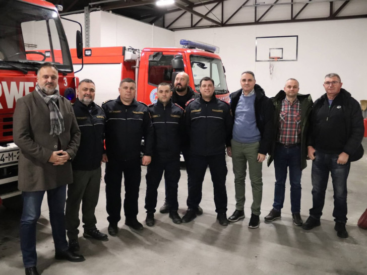 Dok većina građana slavi – oni rade: Žunić u novogodišnjoj noći obišao dežurne službe