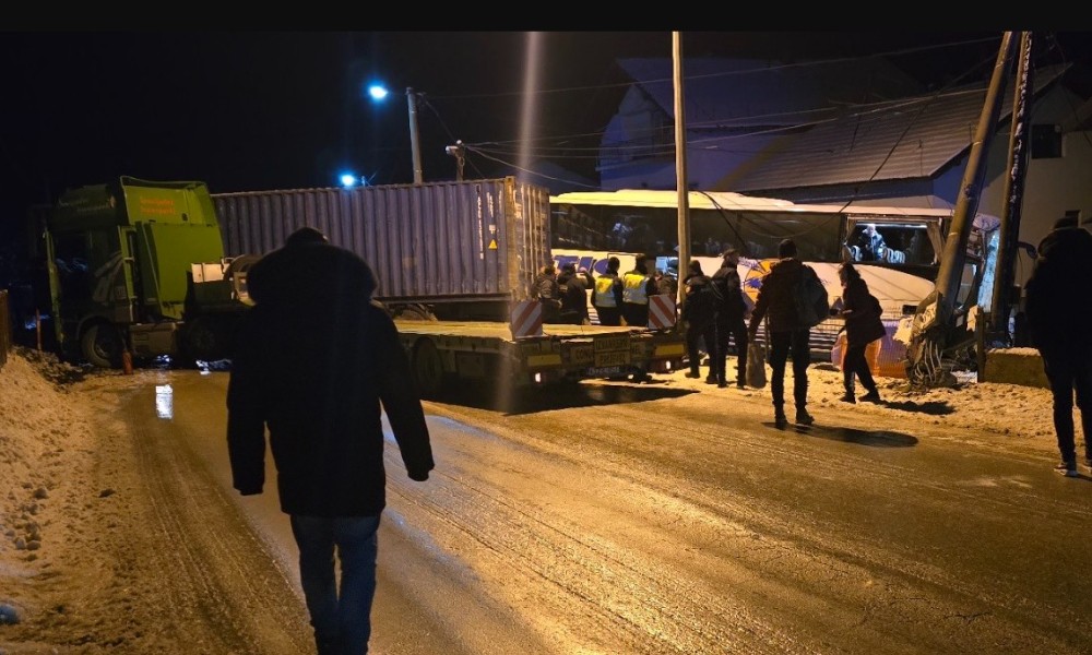 Teška nesreća u Srpskoj! Sudarili se autobus i tri kamiona