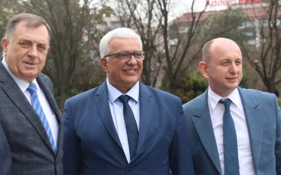 Lider SNSD-a istakao: Probali da sudovima eliminišu Mandića i Kneževića