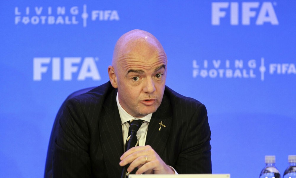 Infantino predložio: FIFA da razmotri ukidanje zabrane ruskim timovima