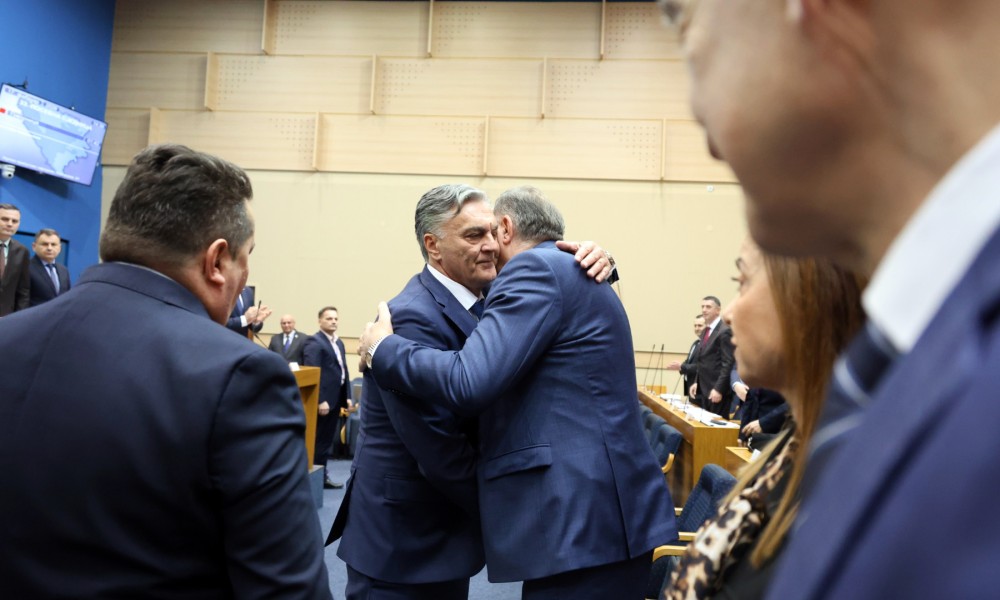 Dodik čestitao Karanu: Pred nama su nove pobjede za još jaču Srpsku