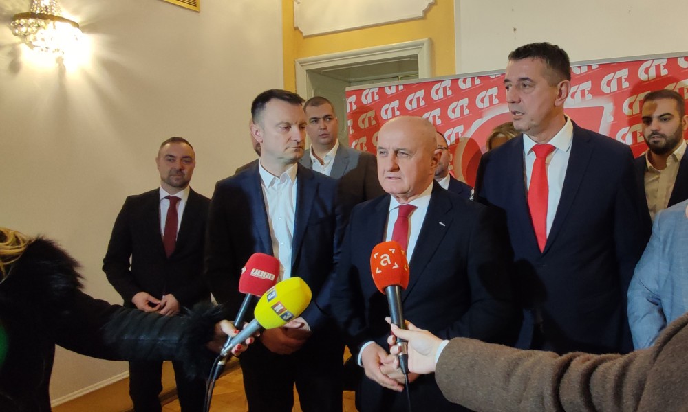 Đokić na izbornoj konferenciji: Sa koalicionim partnerima borili  smo se za napredak Banjaluke FOTO