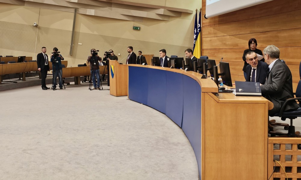 Počela sjednica: Poslanici o više prijedloga izmjena zakona o platama i naknadama