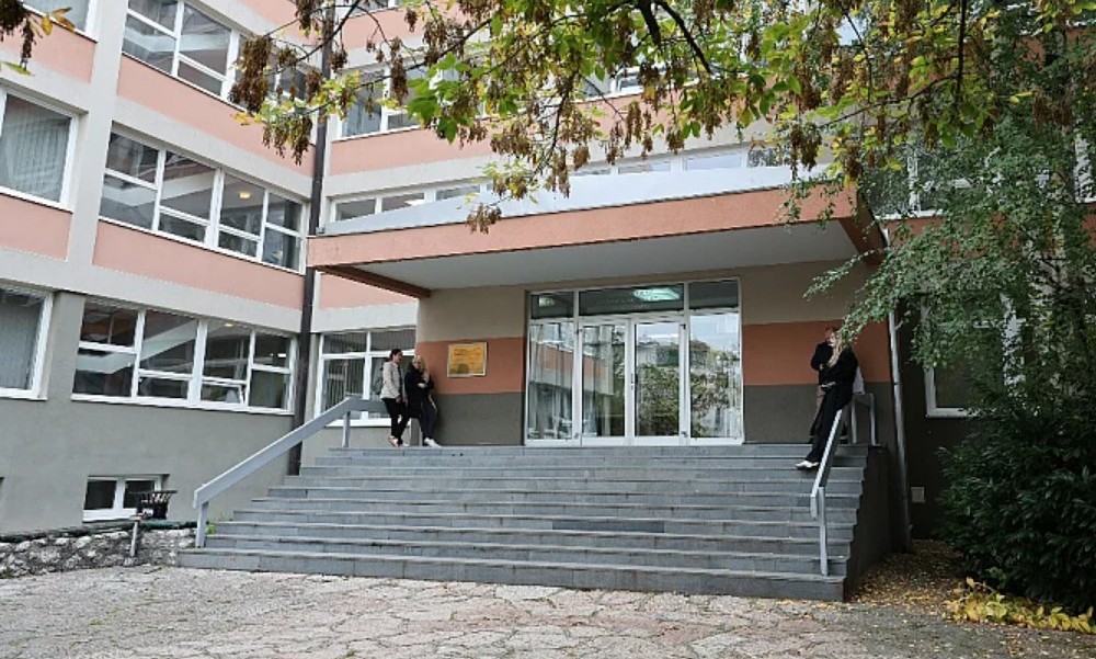 Plate nisu isplaćene: Zaposleni na Stomatološkom fakultetu u Sarajevu obustavili rad