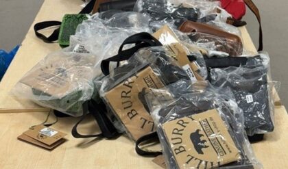 Nije se provukao pored hrvatskih carinika: Vozaču iz šlepera oduzeli parfeme i torbice