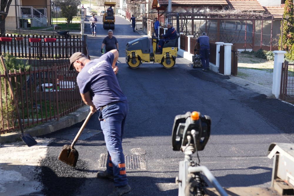 Radovi u Banjaluci: Počelo asfaltiranje Ulice Jasimira Malčića
