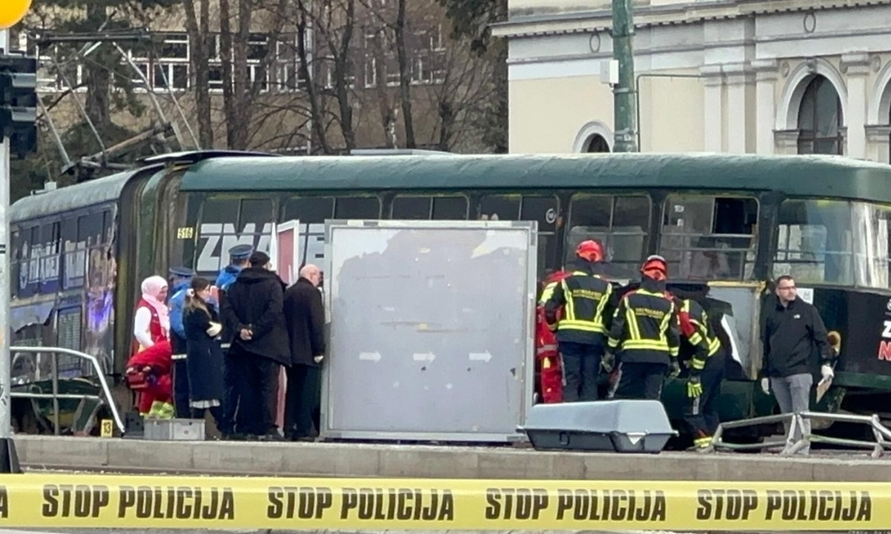 Poginuo mladić od 23 godine, četvoro povrijeđenih: Vještaci ispituju okolnosti iskakanja tramvaja