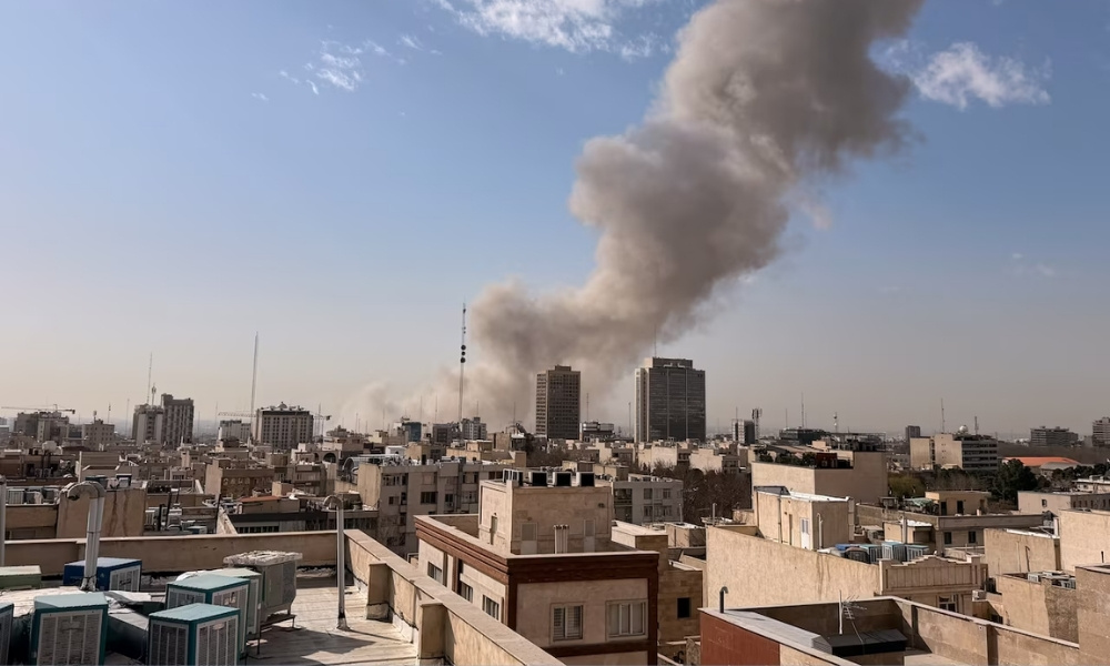 Eksplozije u Bahreinu: Iran uzvraća, Američka flota na meti VIDEO