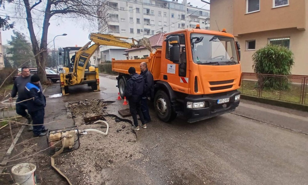 Radnici Vodovoda na terenu: Centar Banjaluke danas bez vode, moguća i obustava saobraćaja