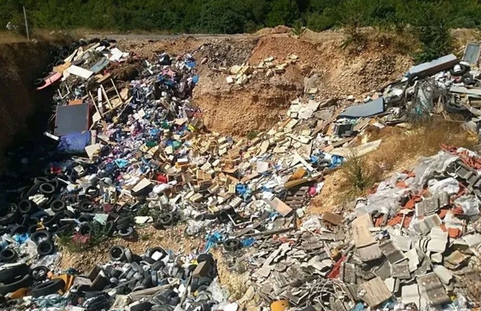 Ekološka katastrofa u BiH: Deponija ugrožava rijeku, građani pozivaju na hitnu reakciju VIDEO