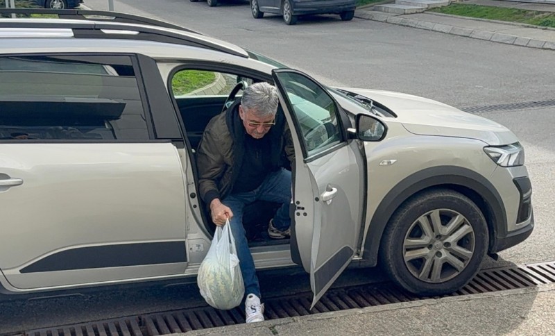 Bosanac na snimanje došao sa lubenicom, pa potkačio Karleušu i Đanija: “Pričaće se”