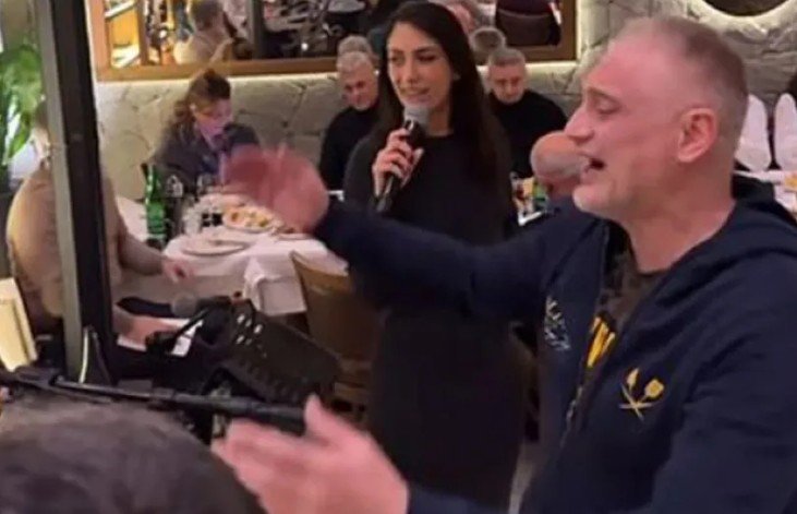 Čeda poslije razvoda živi momački: U kafani sa obe ruke drži čašu vina: “Život bih ti dao” FOTO