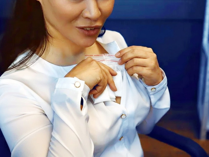 Presuda za mito: Vadila drogu iz grudnjaka pa policiji ponudila pare