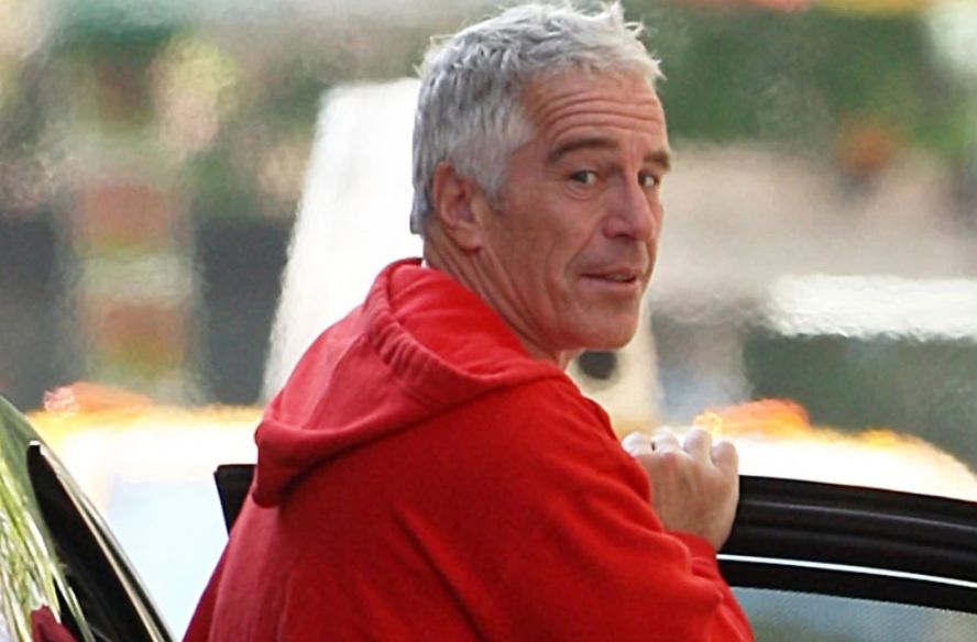 Zloglasni pedofil! Epstin platio privatne detektive da uklone opremu iz njegove kuće