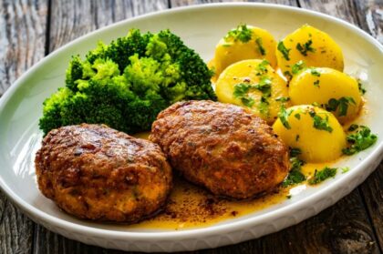 Mirišu na djetinjstvo, a brzo se prave: Recept za domaće faširane šnicle