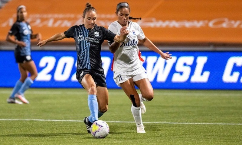 Skandal u Austriji: Funkcioner kluba snimao maloljetne fudbalerke pod tušem