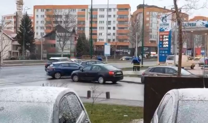 Obračun u Sarajevu: Zapalio auto, zapucao na policiju, pa ranjen VIDEO
