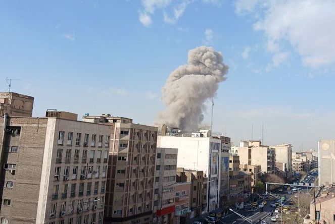 Izrael napao Iran, proglašeno vanredno stanje: Očekuje se masovni uzvratni udar VIDEO