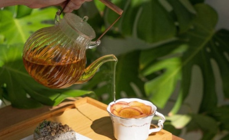 Japanski čaj s ružom od jabuke viralni hit: Saznajte kako da ga pripremite