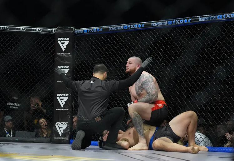 Najjači srpski teškaš spreman za UFC: Brutalno patosirao Engleza, pa ga davio i natjerao na predaju VIDEO