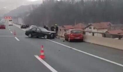 Dvije nesreće na auto-putu: Saobraćaj se odvija jednom trakom