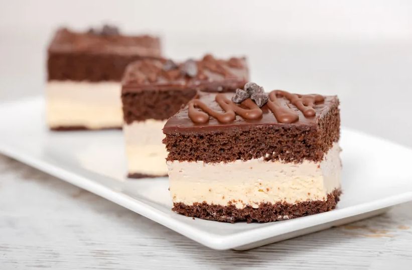 Ovaj kolač je bolji od tiramisua: Kapućino kocke su novi favorit, a spremaju se brzo i lako