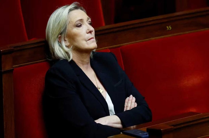 Trka za predsjednicu! Marin Le Pen otkrila da li će se kandidovati ako joj sud naloži nošenje nanogice