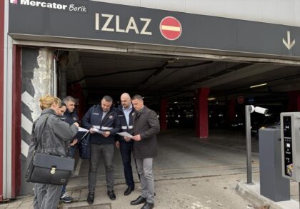 Izvršen komunalno-inspekcijski nadzor: Zabranjena naplata parkinga u “Merkatoru” u Banjaluci