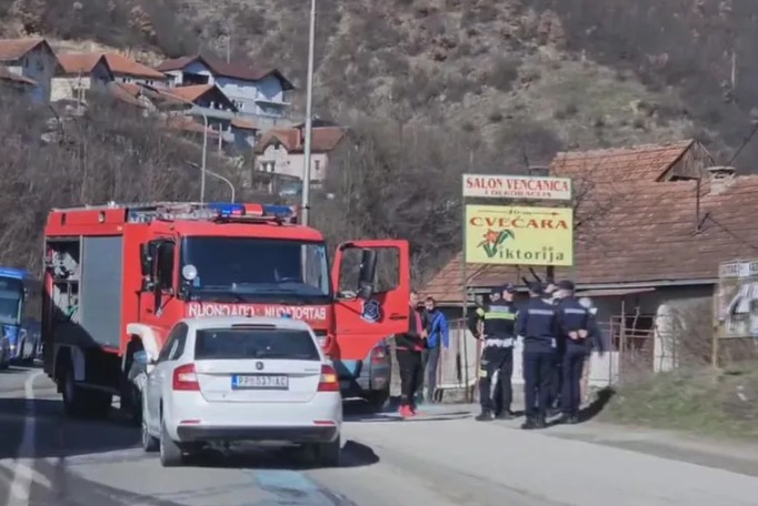 Havarija na magistralnom putu: Automobil planuo u pokretu, kolone kilometarske