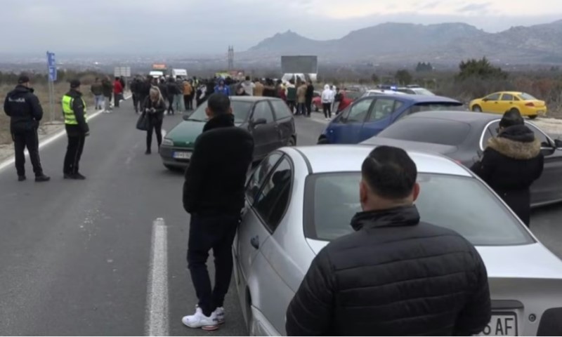 Protesti zbog vozačke dozvole: Romi pitaju kako da polože, kad nemaju para ni obrazovanja VIDEO