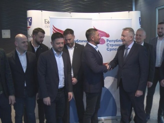 Prva SDS pristupila Republičkoj stranci Srpske