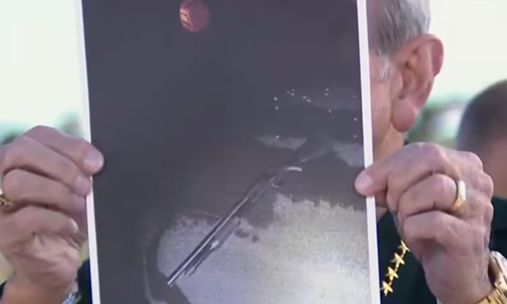 Šerif o ubistvu na Trampovom imanju: Nosio sačmaricu i kanister goriva