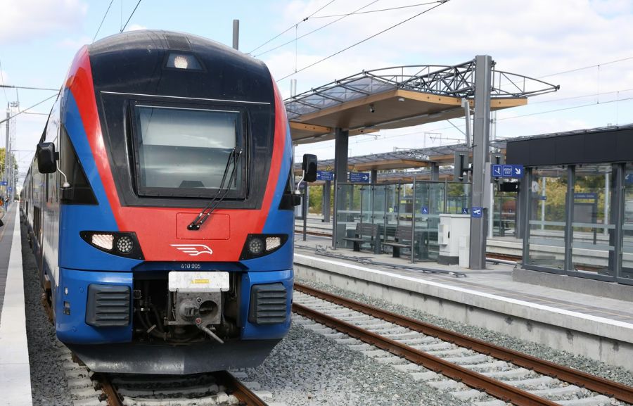 Voz udario ženu: Mašinovođa primjetio ženu na svega tri metra razdaljine