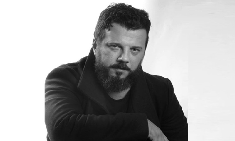 Monodrama u Banjaluci: “Kabare sa pjevanjem i pucanjem (pojedinca)” u Narodnom pozorištu