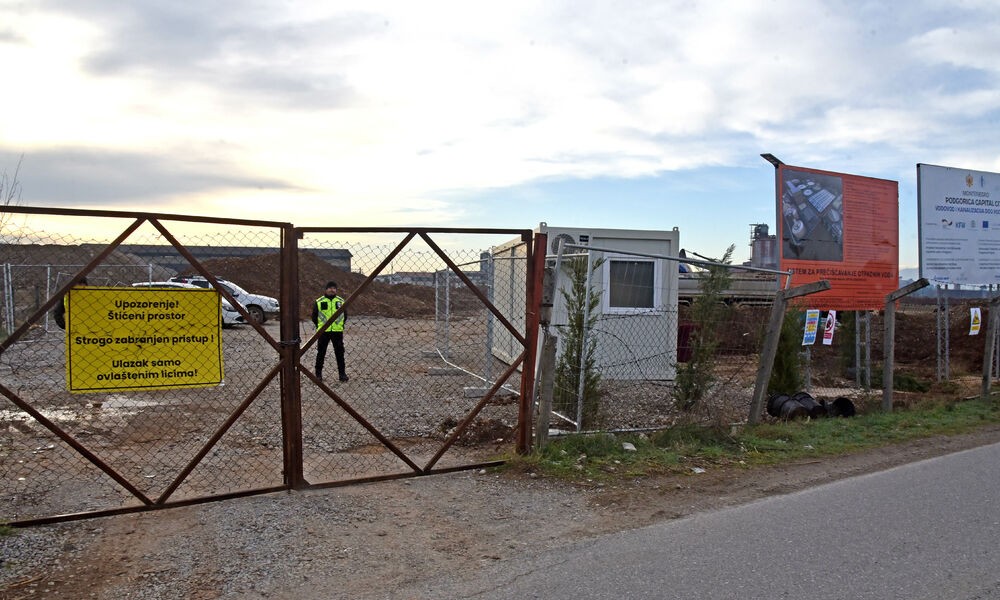 Protesti ne prestaju: Zapaljena mašina na gradilištu u Botunu