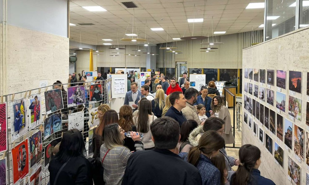 Prodato više od 200 radova za bolesne mališane: Humanitarna izložba u Banjaluci pun pogodak FOTO