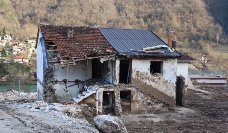 Njihova muka ne prestaje: Stanovnici Donje Jablanice i Buturović polja Bajram dočekuju u kontejnerima