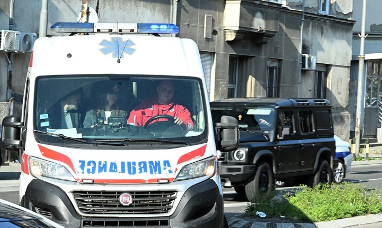Svjedočiće na suđenju roditeljima: Dječak koji je počinio masakr u “Ribnikaru” doveden u sud